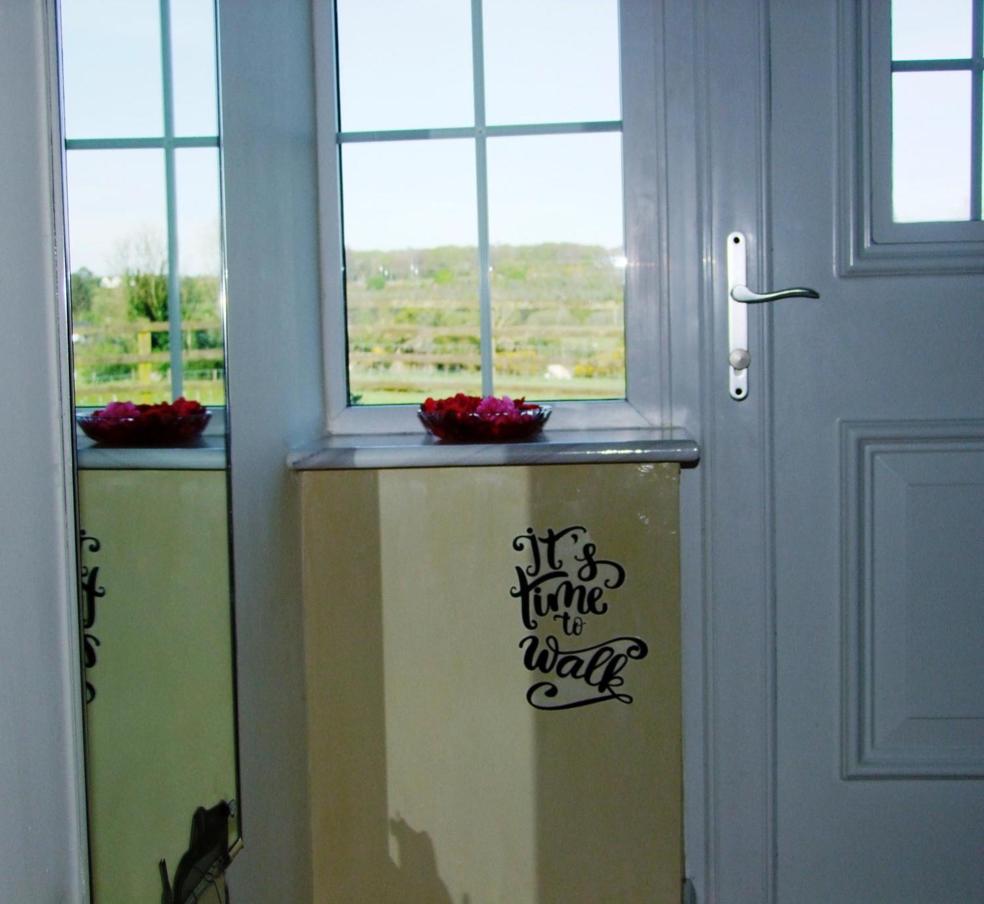 Glendalough Scenery Farmhouse Roundwood Exterior foto